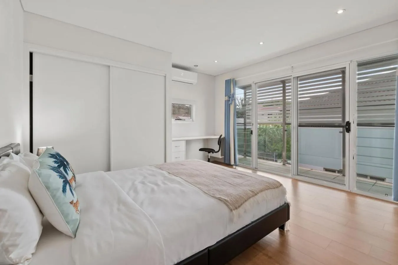 5Beds Luxu Home With Pool And Ac Conveniently Located Brisbane 0*,  Austrália